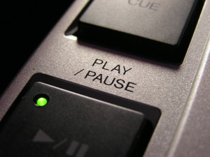 play/pause button